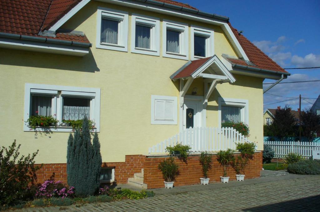 Gyoergyi Haus Hotel Buk Exterior photo